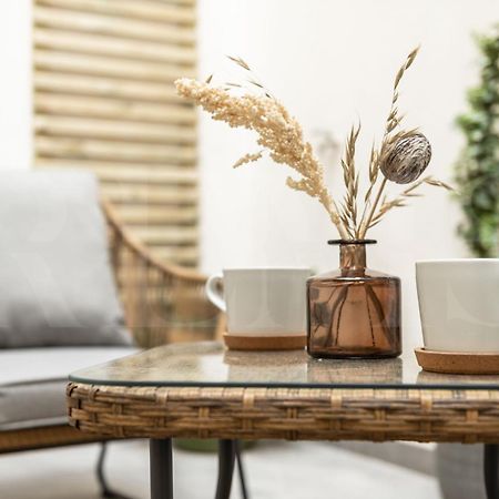 Calm Apartment With Private Patio By Rems Málaga Extérieur photo